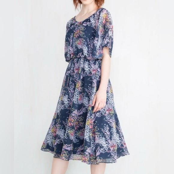 Modcloth Fiore Your Entertainment Midi Navy Floral Chiffon Dress with Pockets XS - Picture 1 of 16